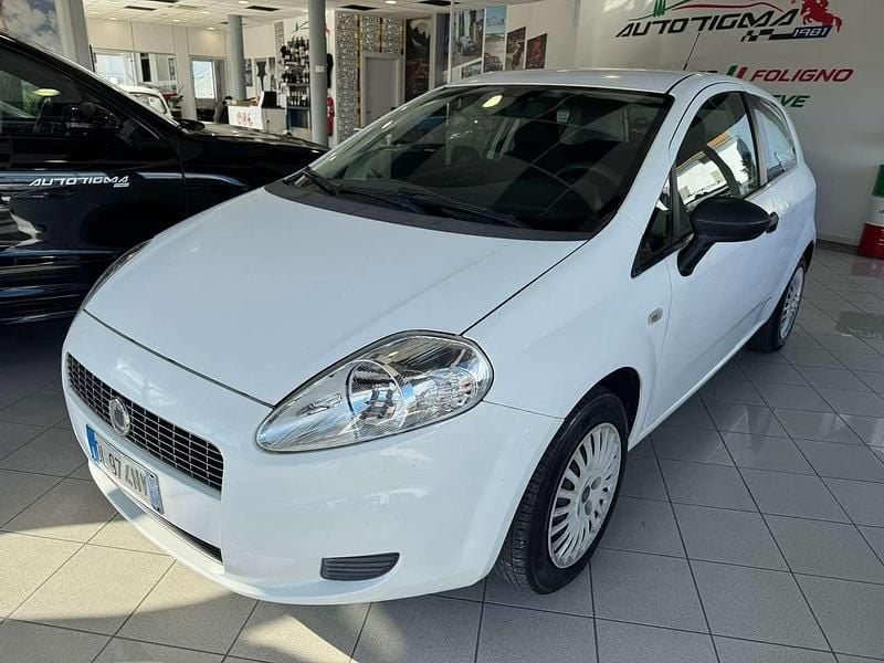 Bianco Usata 2007 Fiat Grande Punto Due volumi | 2400 € (Buon prezzo) - Immagine 1/4
