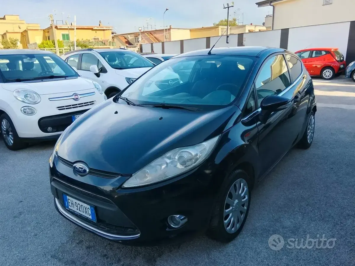 Usata Ford Fiesta Titanium 82 CV (60 kW) 2011 Nero Berlina