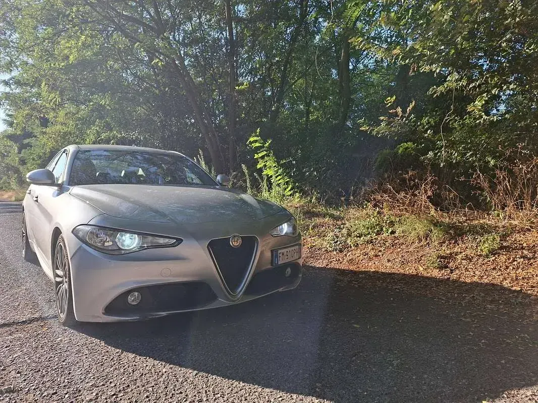 Usata Alfa Romeo Giulia Super 150 CV (110 kW) 2017 Argento Berlina