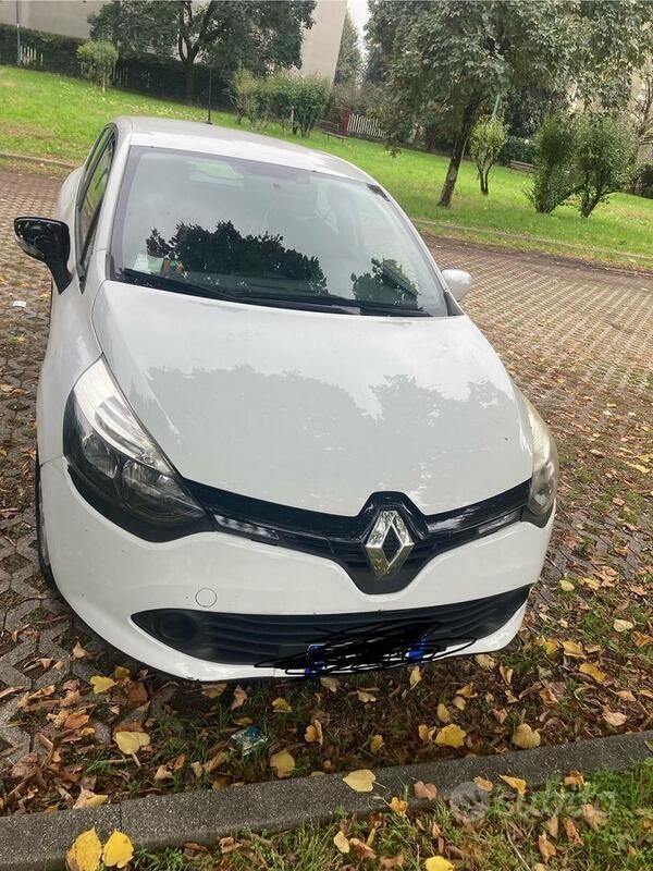 Usata 2015 Renault Clio IV Due volumi | 6500 € (Buon prezzo) - Immagine 1/4