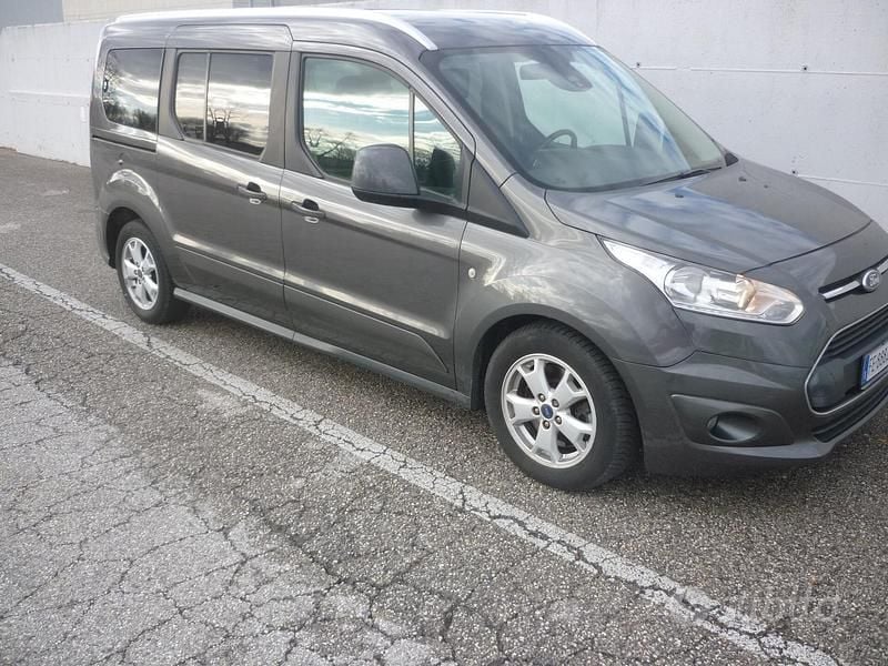Occasion Ford Tourneo Titanium 120 ch (88 kW) 2016 Gris Monospace