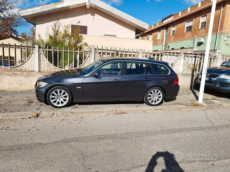 Grigio Usata 2007 BMW 330 Station wagon | 2500 € (Super prezzo) - Immagine 1/4