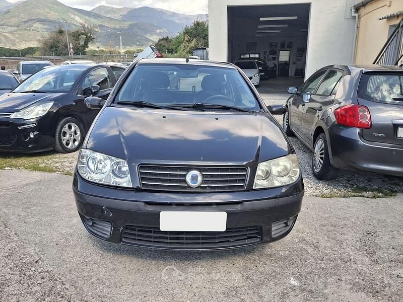 Usata Fiat Punto Active 69 CV (50 kW) 2006 Nero Utilitaria