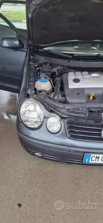 Usata VW Polo 75 CV (55 kW) 2004 Grigio Berlina