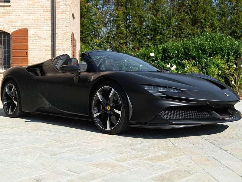Usata Ferrari SF90 780 CV (573 kW) 2022 Nero Cabrio