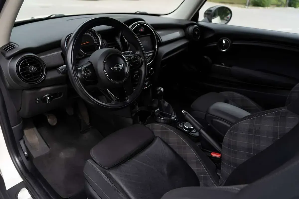 Usata Mini Cooper D Hype 116 CV (85 kW) 2017 Bianco Utilitaria