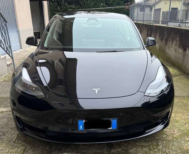 Nero Usata 2023 Tesla Model 3 Long Range AWD Tre volumi | 32.000 € (Buon prezzo) - Immagine 1/4