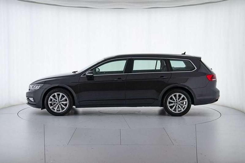 Usata VW Passat Business 150 CV (110 kW) 2023 Grigio Station wagon