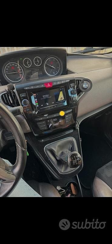 Usata Lancia Ypsilon 95 CV (69 kW) 2015 Utilitaria