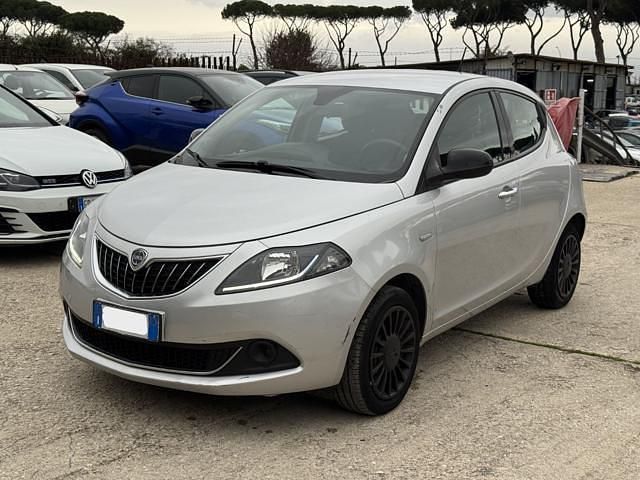 Usata Lancia Ypsilon 70 CV (51 kW) 2021 Grigio Utilitaria