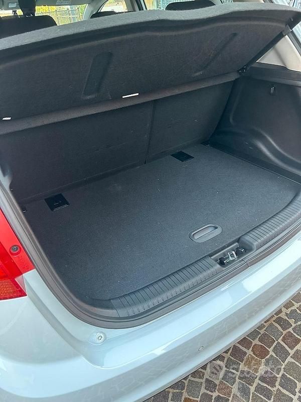 Usata Kia Venga 90 CV (66 kW) 2016 Utilitaria