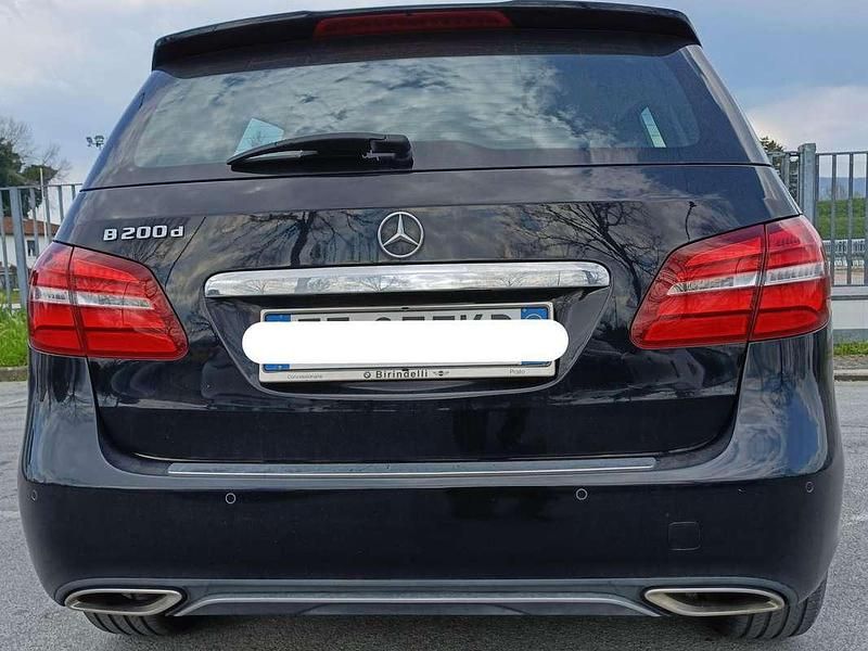 Usata Mercedes B200 136 CV (100 kW) 2019 Nero Monovolume