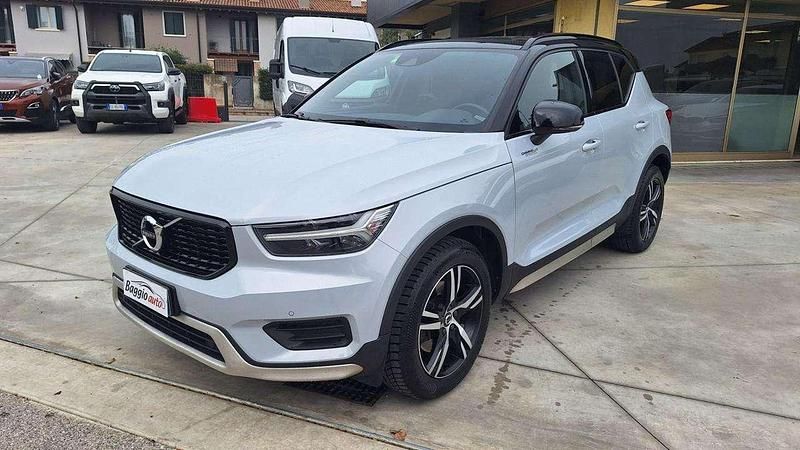 Usata Volvo XC40 R-Design 150 CV (110 kW) 2020 Bianco metallizzato SUV