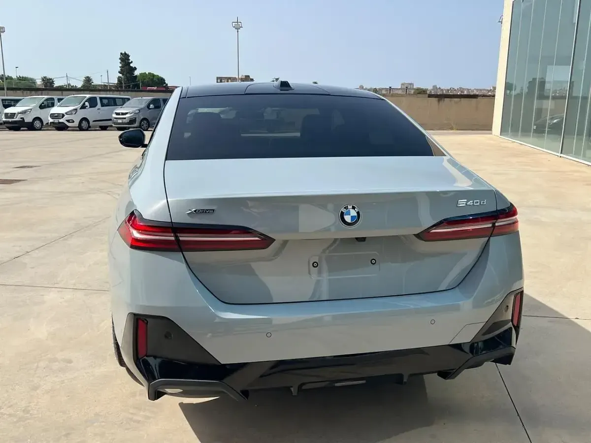 Usata BMW 540 M Sport 285 CV (209 kW) 2025 Grigio Berlina