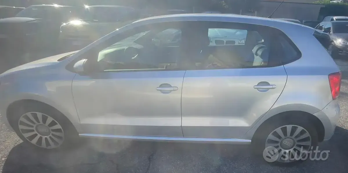 Usata VW Polo Comfortline 75 CV (55 kW) 2010 Grigio Utilitaria