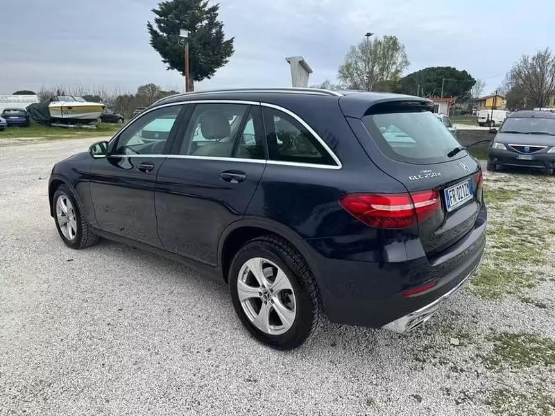 Usata Mercedes GLC250 Exclusive 204 CV (150 kW) 2018 Blu SUV