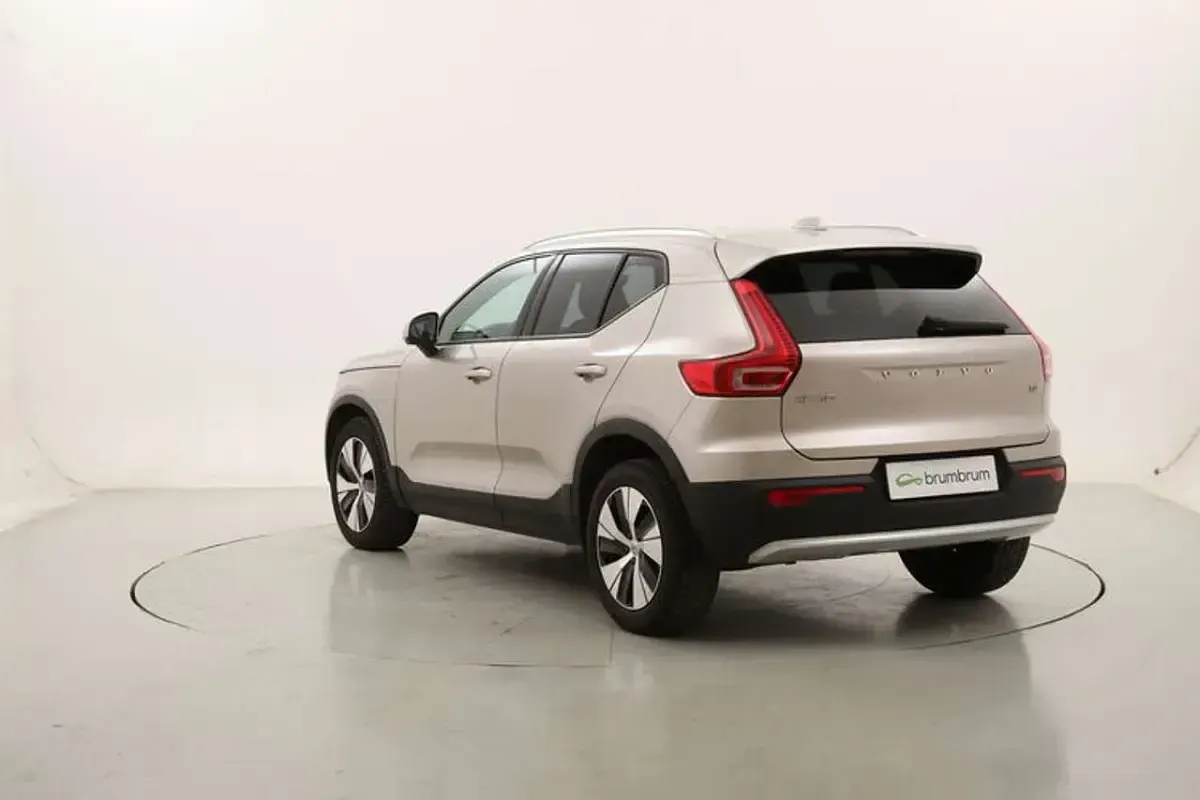 Usata Volvo XC40 Core 129 CV (94 kW) 2023 Grigio SUV