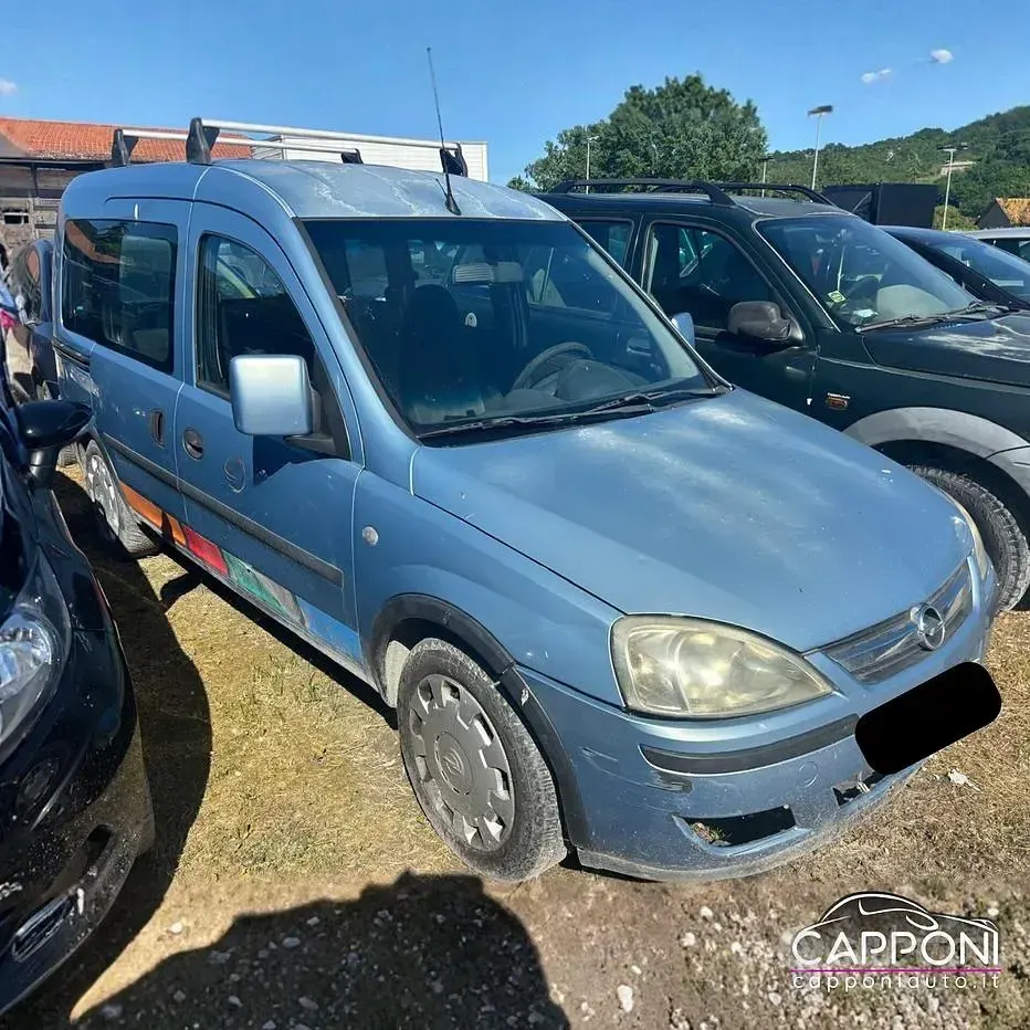 Usata Opel Combo 94 CV (69 kW) 2007 Bluazzurro Monovolume
