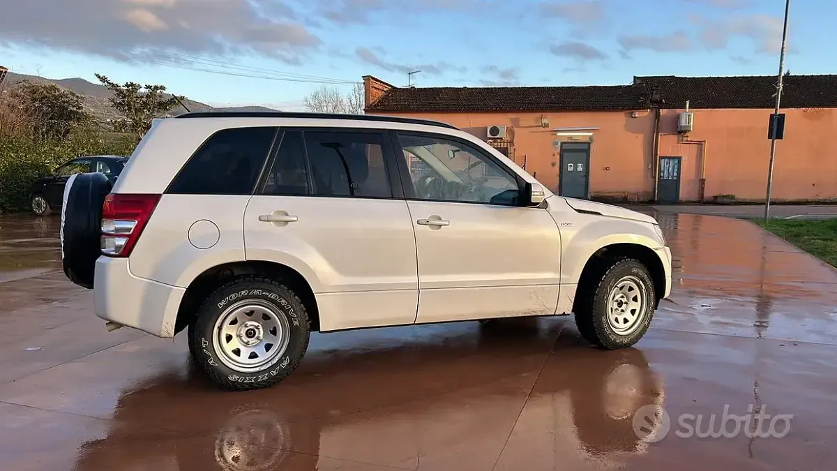 Usata Suzuki Vitara 129 CV (94 kW) 2012 Station wagon