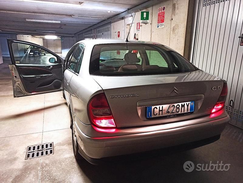 Usata Citroën C5 Exclusive 136 CV (100 kW) 2003 Grigio Berlina