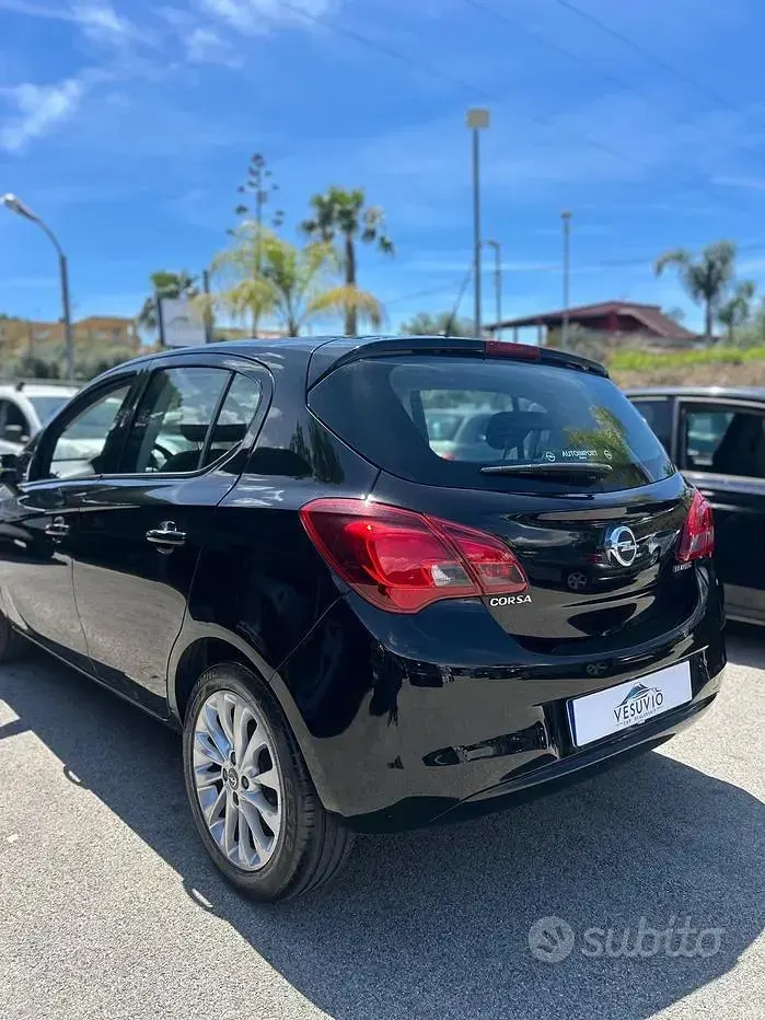 Usata Opel Corsa Edition 90 CV (66 kW) 2018 Nero Utilitaria