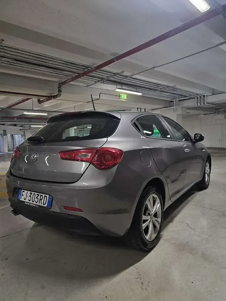 Usata Alfa Romeo Giulietta Super 120 CV (88 kW) 2017 Other Utilitaria