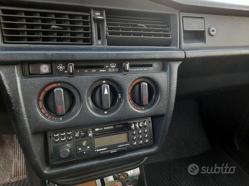 Usata 1990 Mercedes 190 Tre volumi | 6000 € - Immagine 1/4