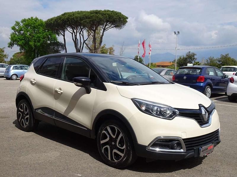 Usata Renault Captur Intens 90 CV (66 kW) 2016 Beige SUV