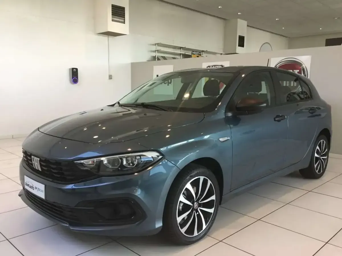 Usata Fiat Tipo 131 CV (96 kW) 2024 Blu/azzurro Berlina