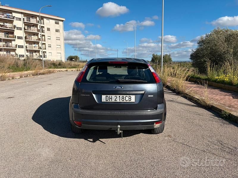 Usata Ford Focus 2007 Grigio Berlina