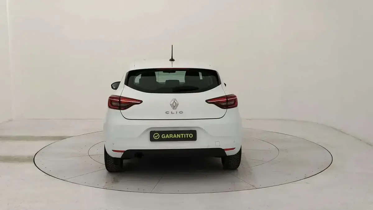 Usata Renault Clio Business 86 CV (63 kW) 2021 Bianco Utilitaria