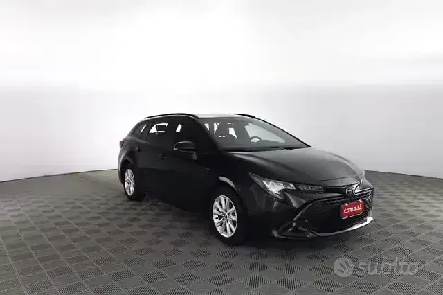 Usata Toyota Corolla Active 98 CV (72 kW) 2026 Nero Station wagon