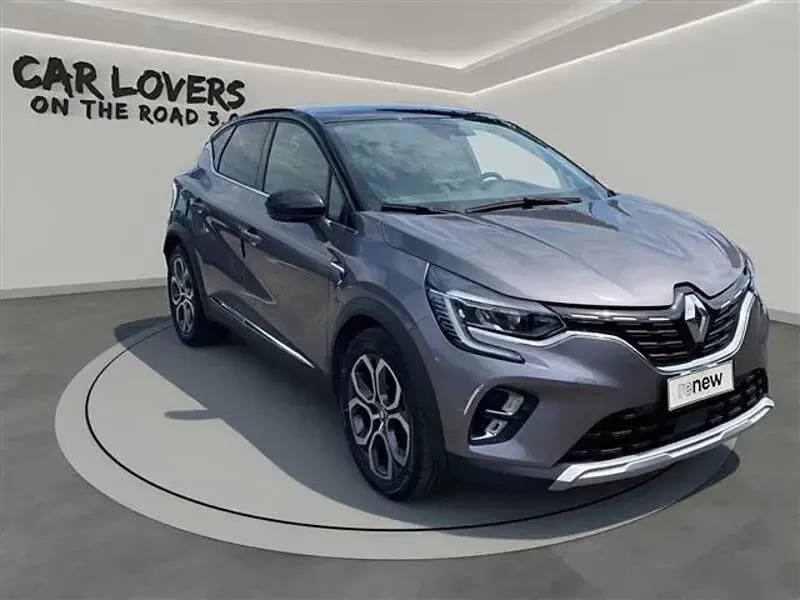 Käytetty Renault Captur Techno 101 HP (74 kW) 2023 Harmaa Katumaasturi