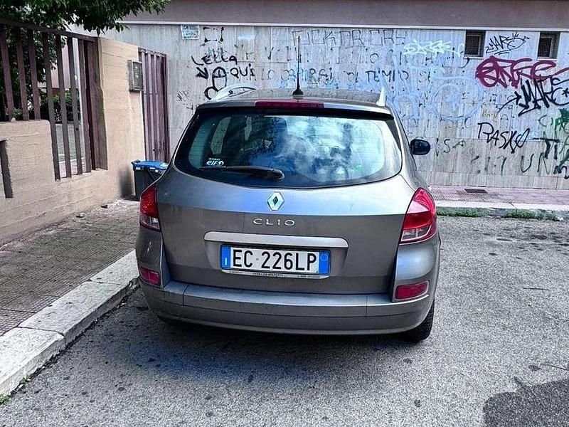 Usata Renault Clio GrandTour 86 CV (63 kW) 2010 Grigio Station wagon