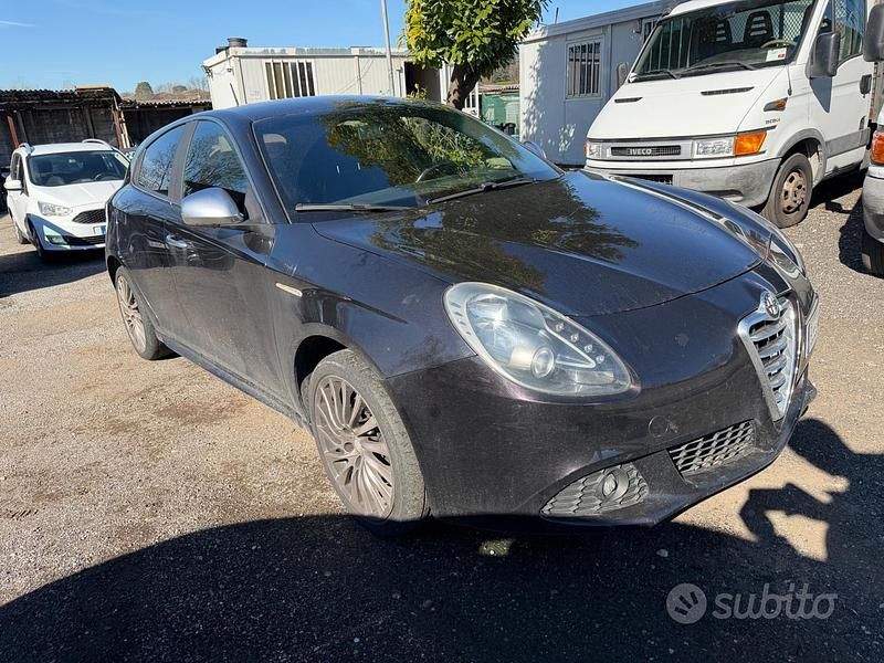 Usata Alfa Romeo Giulietta Progression 140 CV (102 kW) 2011 Nero Utilitaria