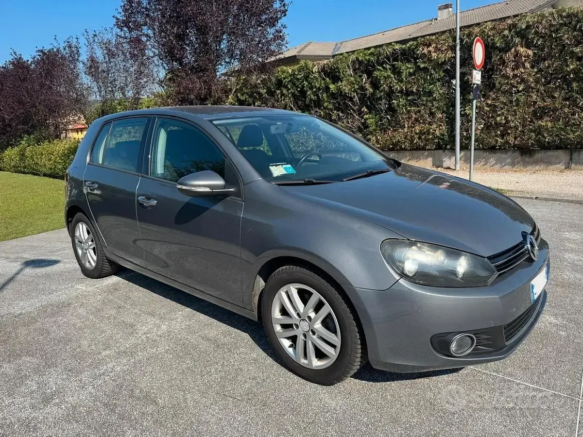 Usata VW Golf VI Highline 122 CV (89 kW) 2010 Grigio Utilitaria