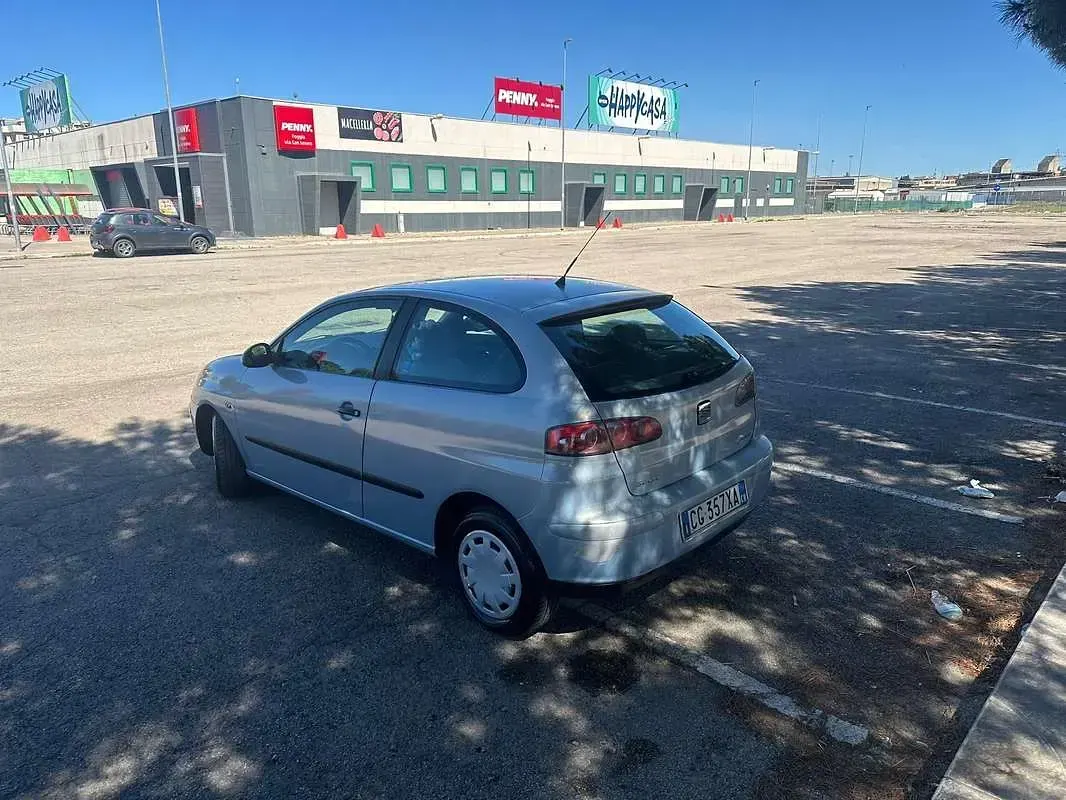 Usata Seat Ibiza Reference 75 CV (55 kW) 2004 Bluazzurro Utilitaria