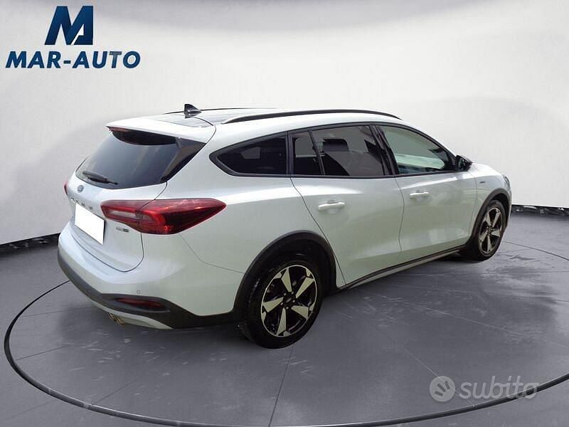 Usata Ford Focus Active X 125 CV (91 kW) 2022 Bianco Station wagon