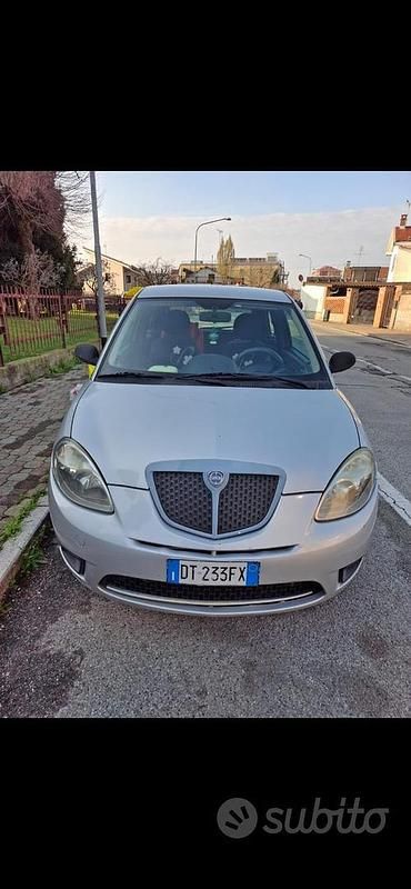Grigio Usata 2008 Lancia Ypsilon Due volumi | 3000 € (Buon prezzo) - Immagine 1/4