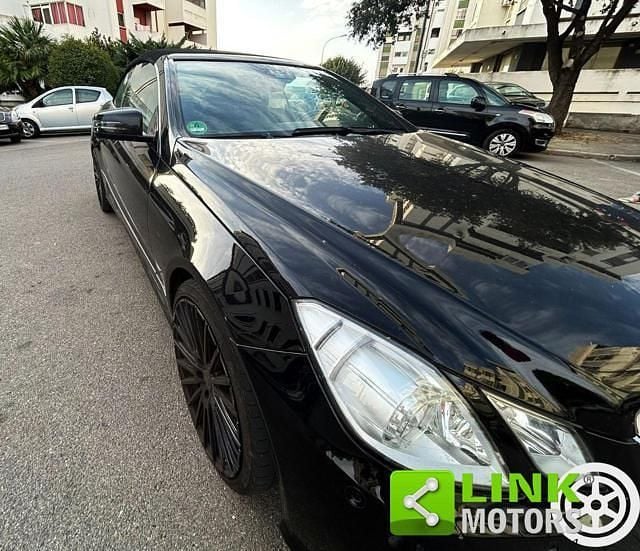 Usata Mercedes E500 Elegance 408 CV (300 kW) 2012 Nero Cabrio