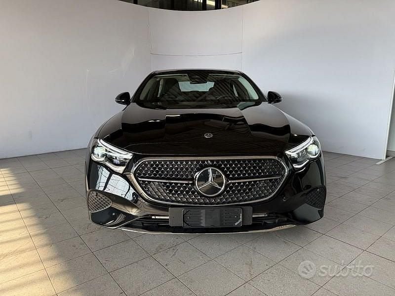 Usata Mercedes E220 Advanced Plus 197 CV (144 kW) 2024 Nero Berlina