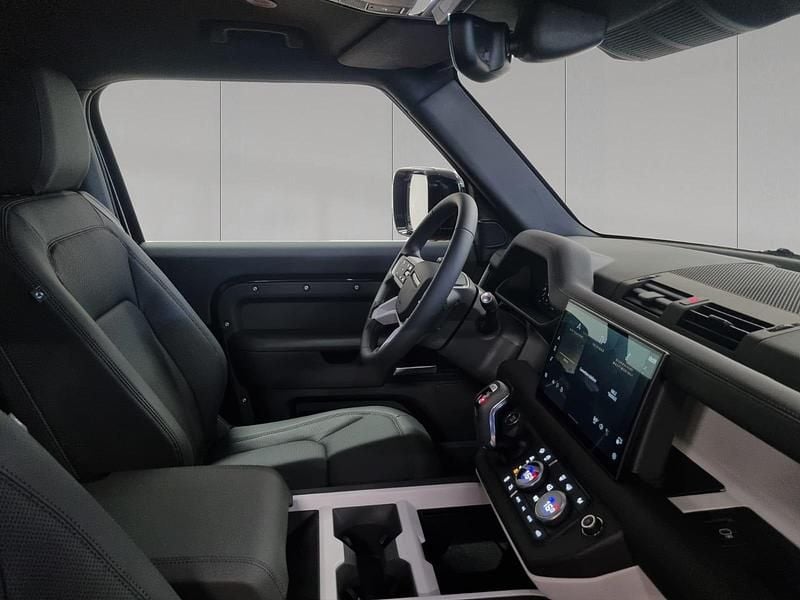 Nouvelle Land Rover Defender SE Dynamic 200 ch (147 kW) 2026 Noir SUV