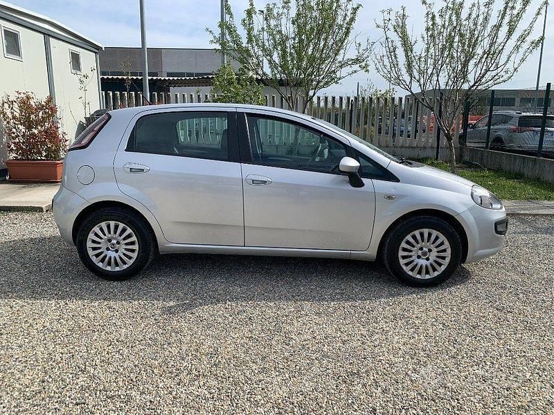 Usata Fiat Punto Evo Dynamic 69 CV (50 kW) 2011 Grigio Utilitaria