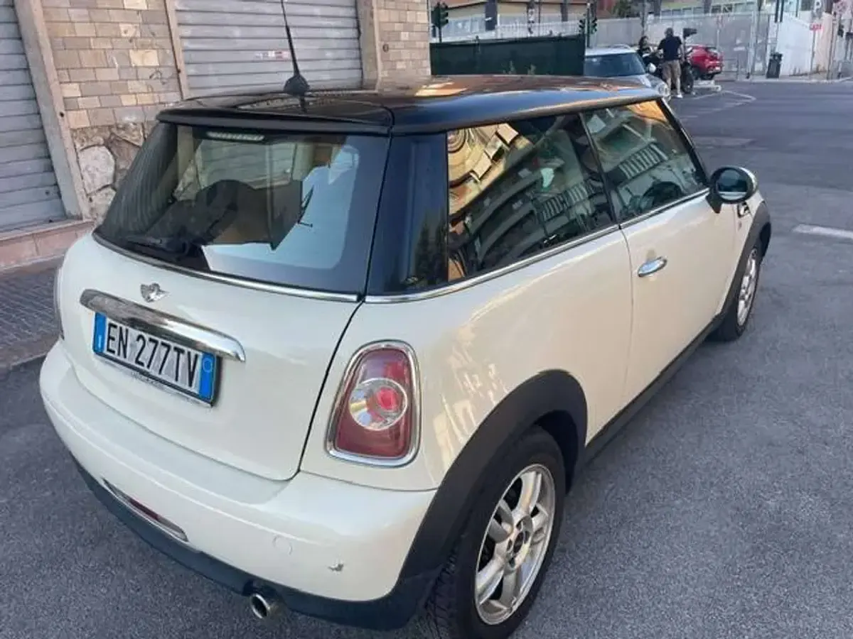 Usata Mini ONE 75 CV (55 kW) 2012 Bianco Utilitaria