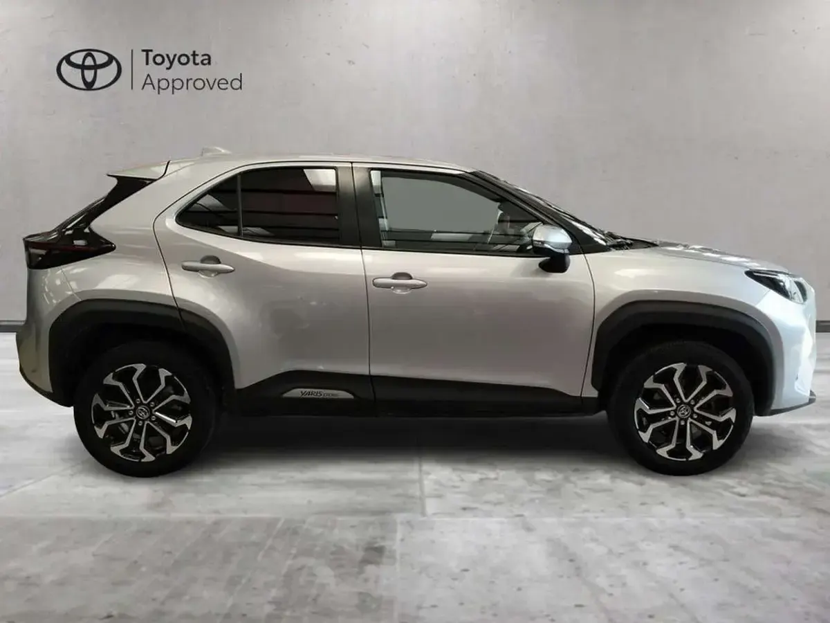 Usata Toyota Yaris Cross Trend 116 CV (85 kW) 2022 Argento SUV