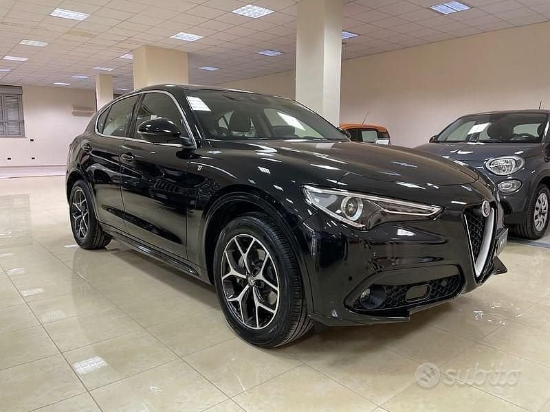 Nero Usata 2021 Alfa Romeo Stelvio Ti SUV | 29.000 € (Buon prezzo) - Immagine 1/4