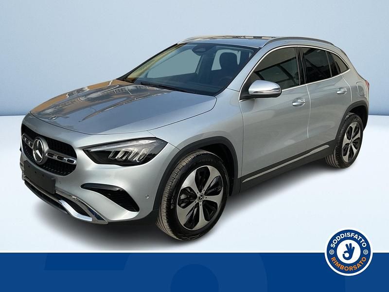 Argento metallizzato Nuova 2025 Mercedes GLA200 Advanced Plus SUV | 42.400 € (Buon prezzo) - Immagine 1/3