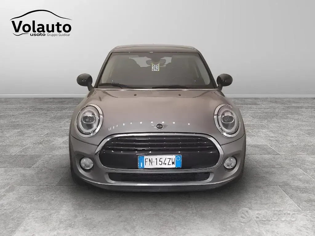 Usata Mini Cooper D Business 116 CV (85 kW) 2018 Grigio Utilitaria