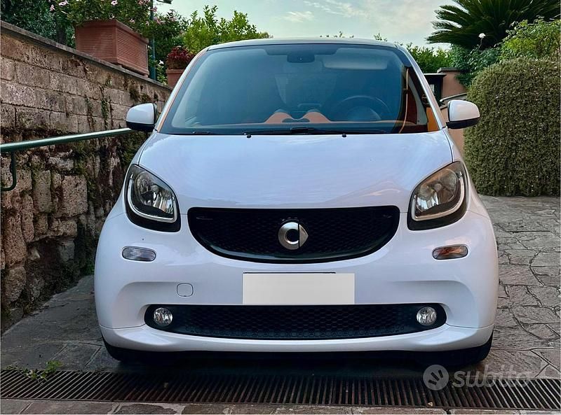 Begagnad Smart ForTwo Coupé Passion 71 HK (52 kW) 2015 Vit Halvkombi