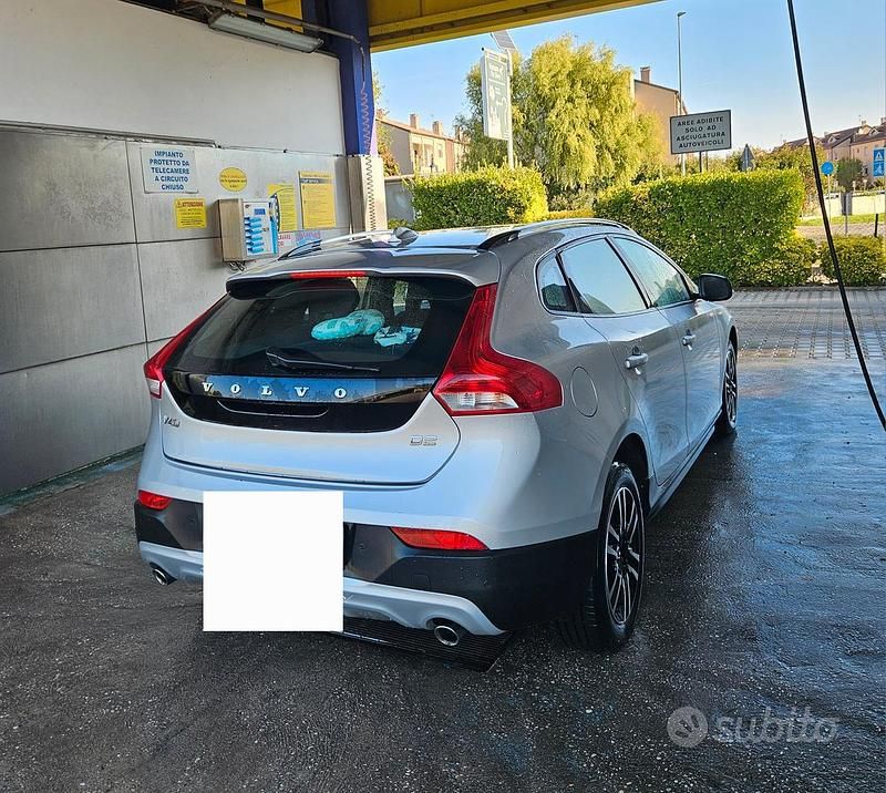 Usata Volvo V40 CC 120 CV (88 kW) 2018 Grigio Station wagon